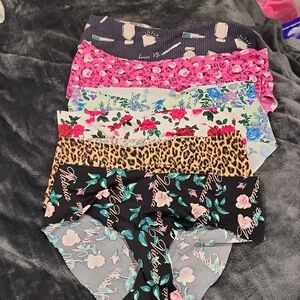 Multi Pack No Show Cheeky Victoria's Secret Floral and Leopard Print Panties Set